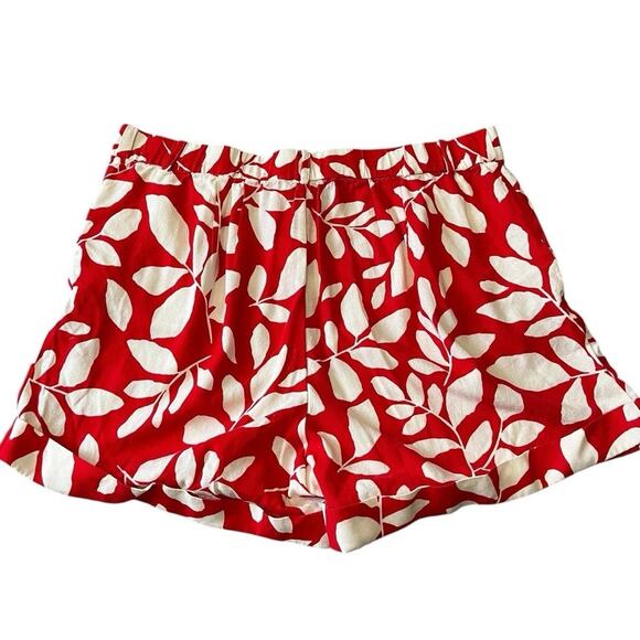 Eloquii red and white leaf patterned linen shorts with pockets 18 - Picture 1 of 6
